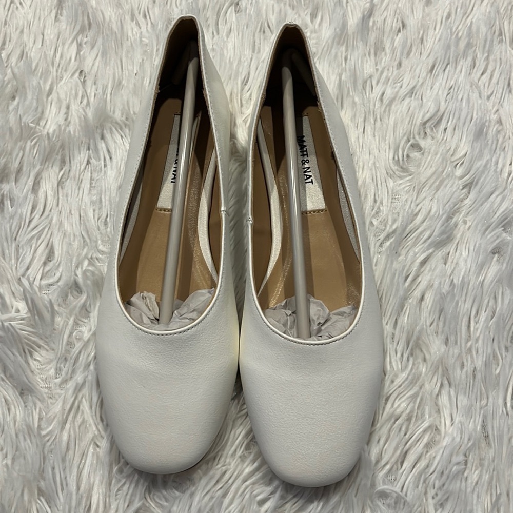 New Matt & Nat Willow ballerina flats in white size 8